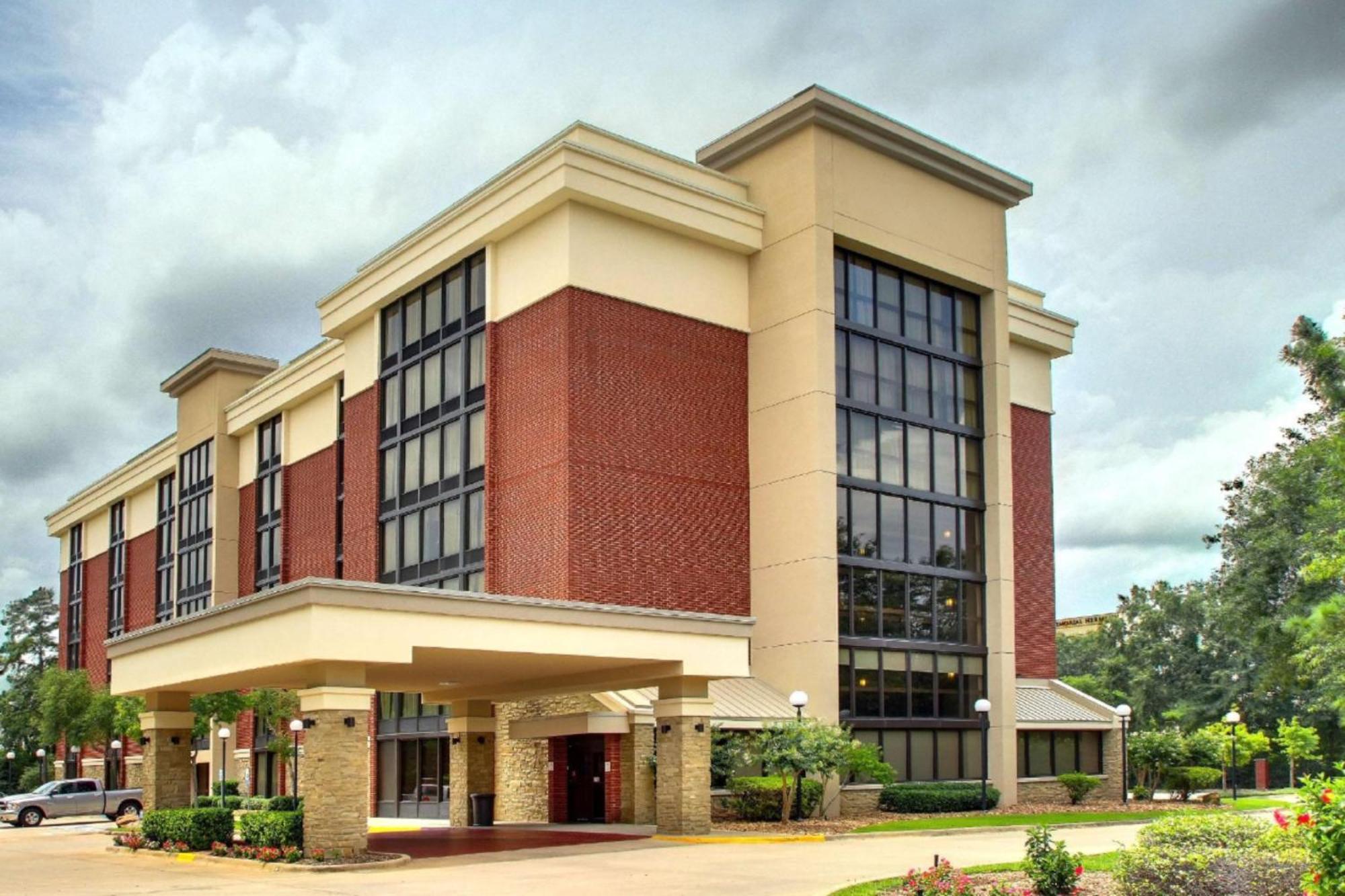 Heritage Inn & Suites The Woodlands, Trademark By Wyndham Esterno foto