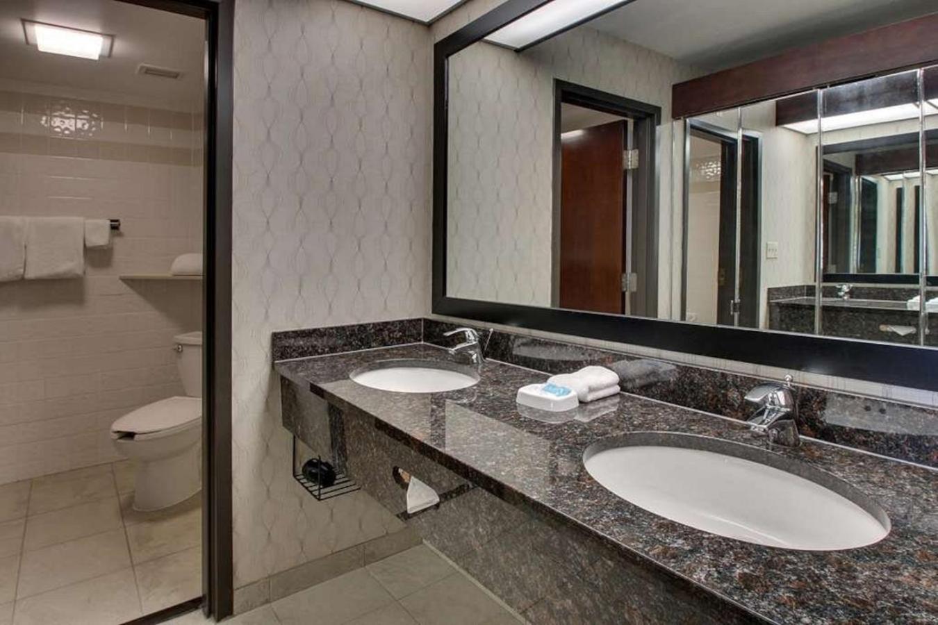 Heritage Inn & Suites The Woodlands, Trademark By Wyndham Esterno foto
