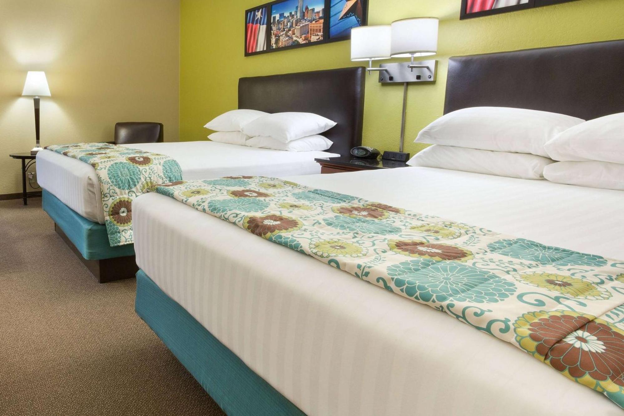 Heritage Inn & Suites The Woodlands, Trademark By Wyndham Esterno foto
